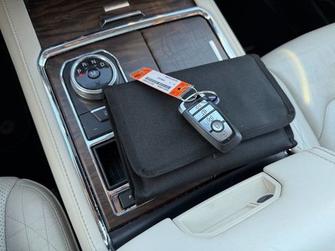 Used 2018 Ford Expedition Platinum image 74