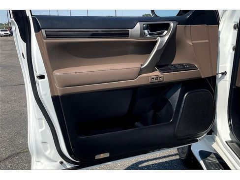 Used 2021 Lexus GX 460 Premium image 25