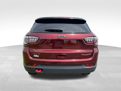 Used 2022 Jeep Compass Trailhawk w/ Trailhawk Convenience Group AWD/4WD image 14
