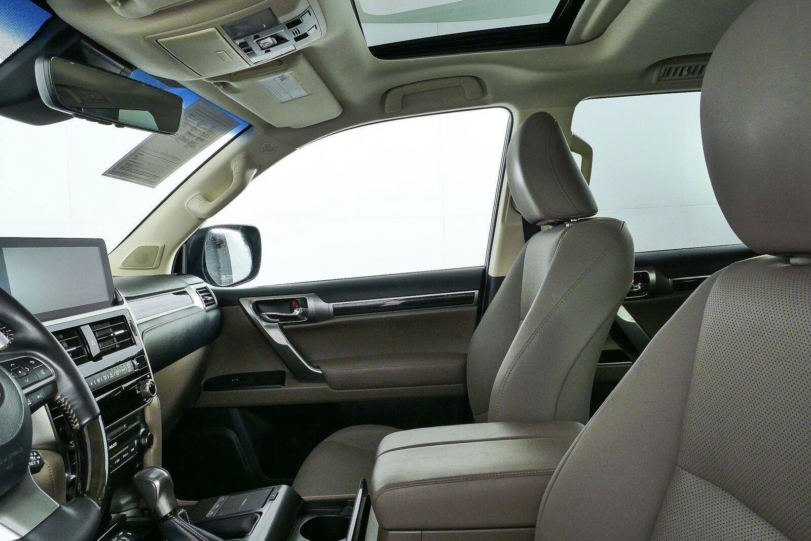 Used 2022 Lexus GX 460 Premium w/ Premium Package AWD/4WD image 5