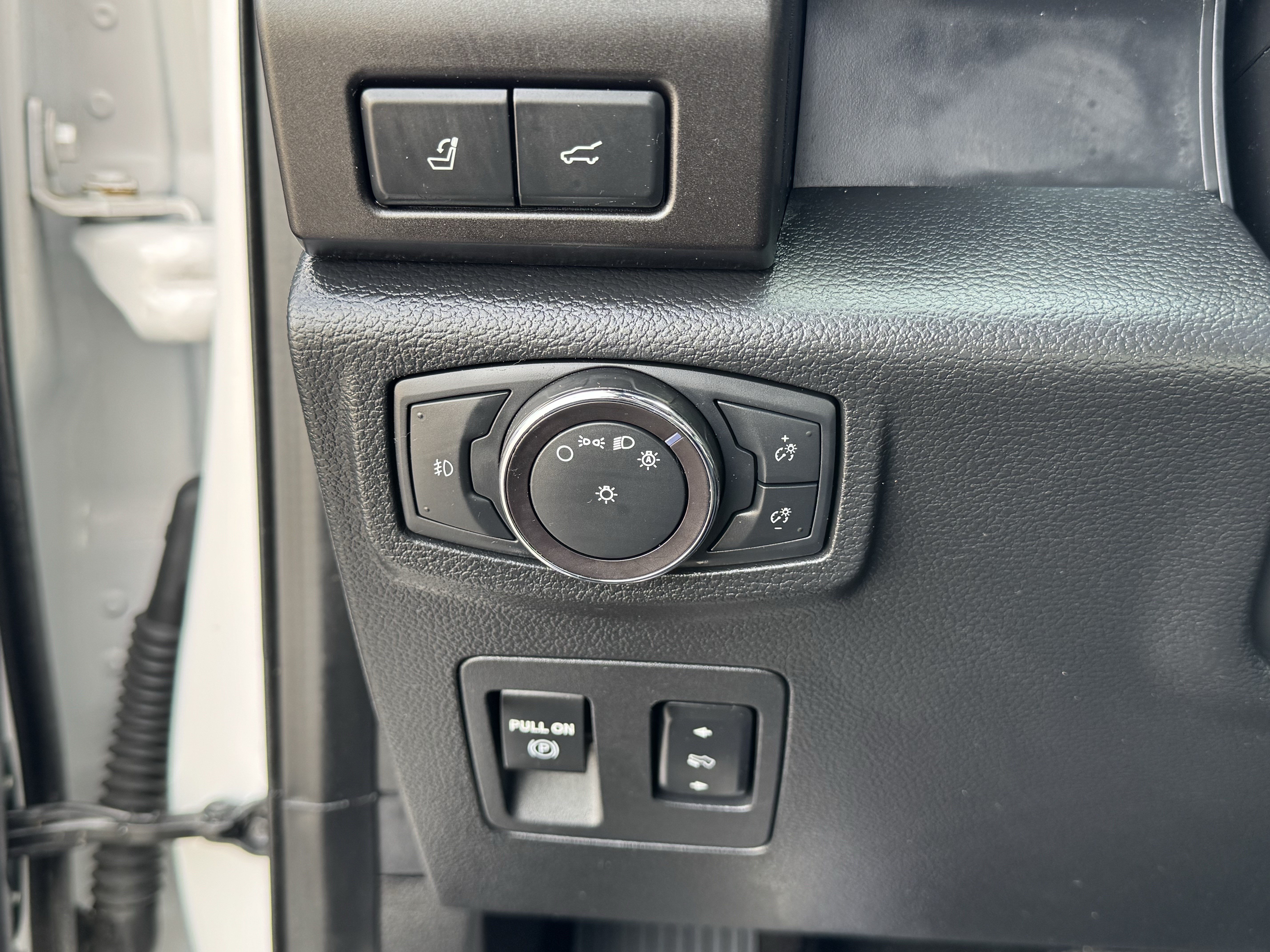 Used 2019 Ford Expedition Limited w/ Equipment Group 302A RWD image 14
