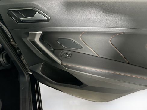 Used 2024 Volkswagen Tiguan Wolfsburg Edition image 28