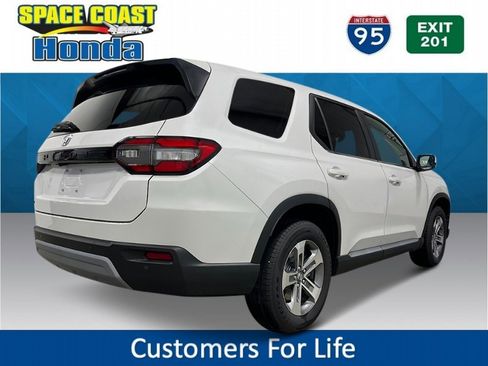 New 2025 Honda Pilot EX-L image 3