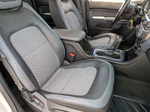 Used 2015 Chevrolet Colorado Z71 AWD/4WD image 26