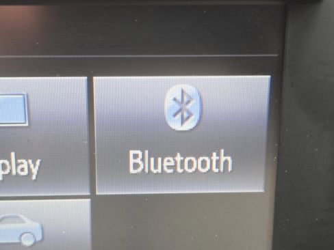 Used 2016 Toyota Corolla LE FWD image 6