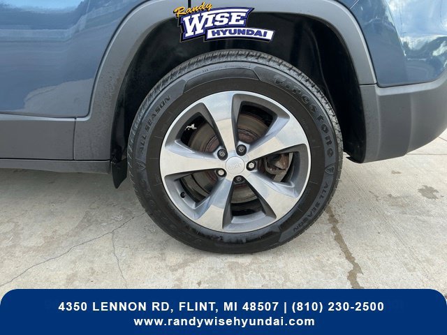 Used 2019 Jeep Cherokee Limited AWD/4WD image 37