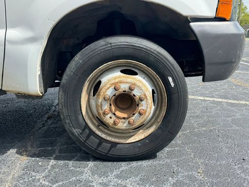 Used 1999 Ford F450 2WD Regular Cab Super Duty image 11