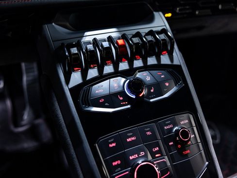 Used 2017 Lamborghini Huracan LP 610-4 Avio image 42