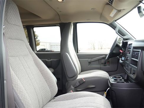 New 2025 GMC Savana 3500 LS image 15