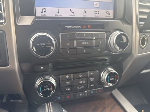 Used 2017 Ford F150 Platinum image 16