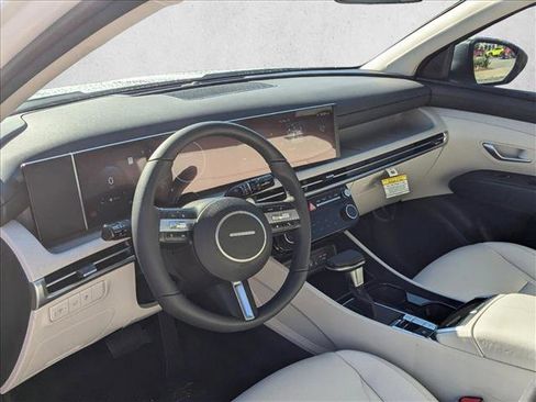 Used 2025 Hyundai Tucson SEL image 3