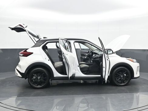 Used 2023 Nissan Kicks SV image 26