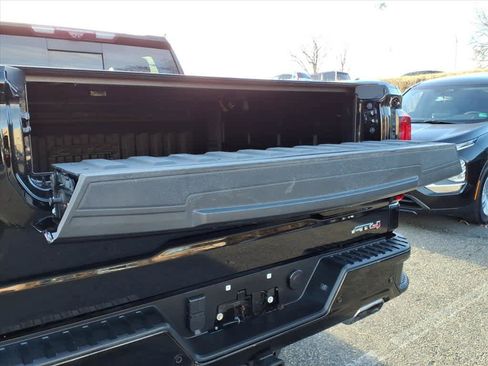 Used 2021 GMC Sierra 1500 AT4 w/ AT4 Premium Package image 4