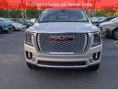 Used 2022 GMC Yukon XL Denali AWD/4WD image 9