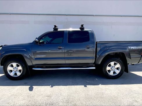 Used 2015 Toyota Tacoma PreRunner RWD image 3