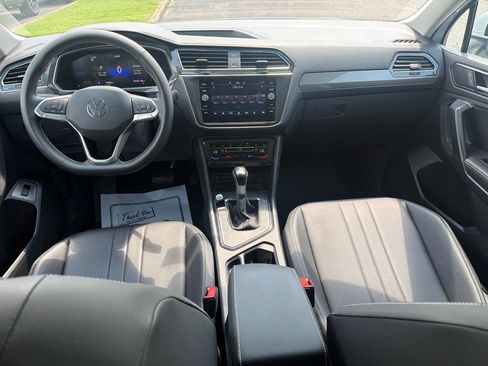 Certified 2023 Volkswagen Tiguan SE w/ Panoramic Sunroof Package FWD image 28