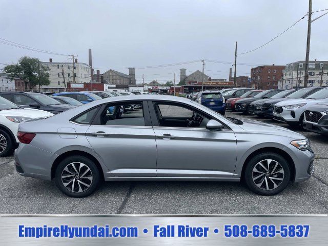 Used 2024 Volkswagen Jetta S FWD image 3