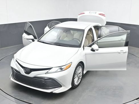 Used 2018 Toyota Camry XLE FWD image 50