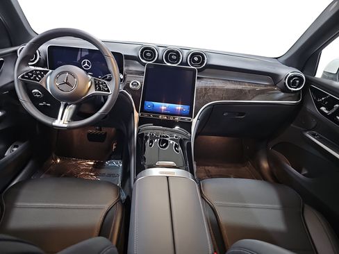 Certified 2025 Mercedes-Benz GLC 300 4MATIC image 10
