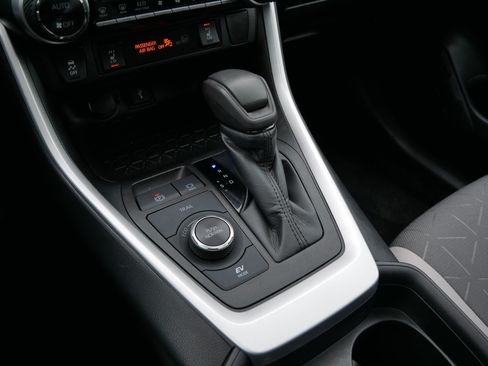 Used 2021 Toyota RAV4 XLE w/ Convenience Package image 24