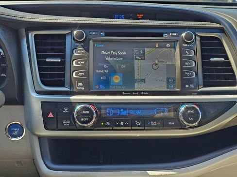 Used 2019 Toyota Highlander Limited Platinum AWD/4WD image 13