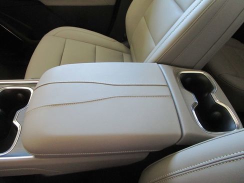 New 2026 GMC Acadia Elevation image 36