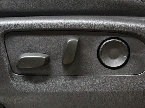 New 2025 GMC Sierra 2500 SLT w/ SLT Premium Package image 18