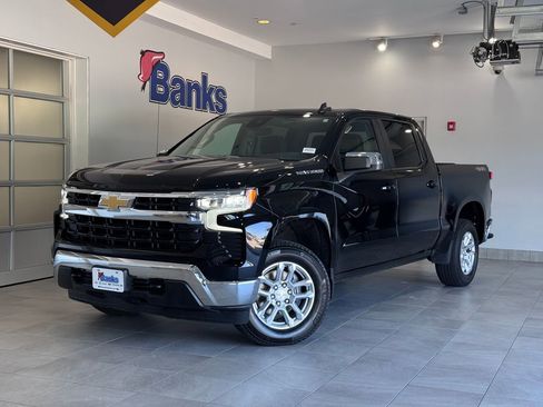 Certified 2022 Chevrolet Silverado 1500 LT image 2