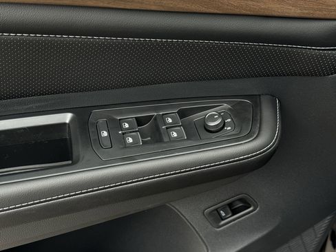 New 2026 Volkswagen Atlas SE image 23