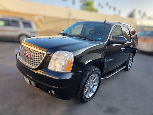 Used 2008 GMC Yukon Denali AWD/4WD image 1