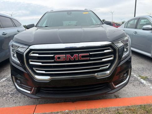 Used 2023 GMC Terrain SLT FWD image 2