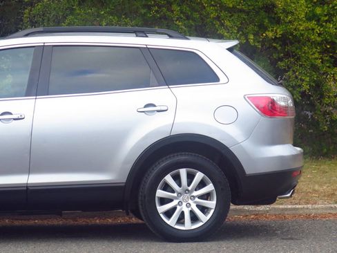 Used 2010 MAZDA CX-9 Touring w/ Moonroof & Bose Audio Pkg image 22