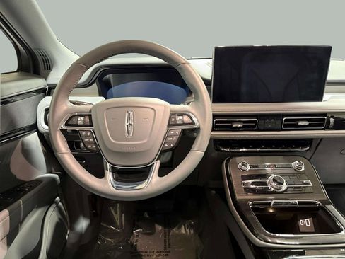 Certified 2023 Lincoln Nautilus Reserve image 21