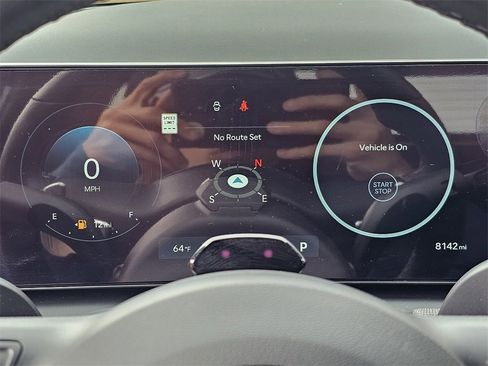 Certified 2025 Hyundai Santa Cruz Limited image 11