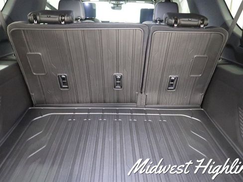 Used 2025 GMC Yukon XL Denali w/ Denali Reserve Package image 20