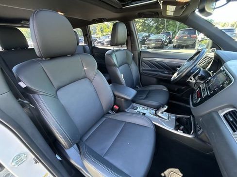 Used 2019 Mitsubishi Outlander SEL AWD/4WD image 25