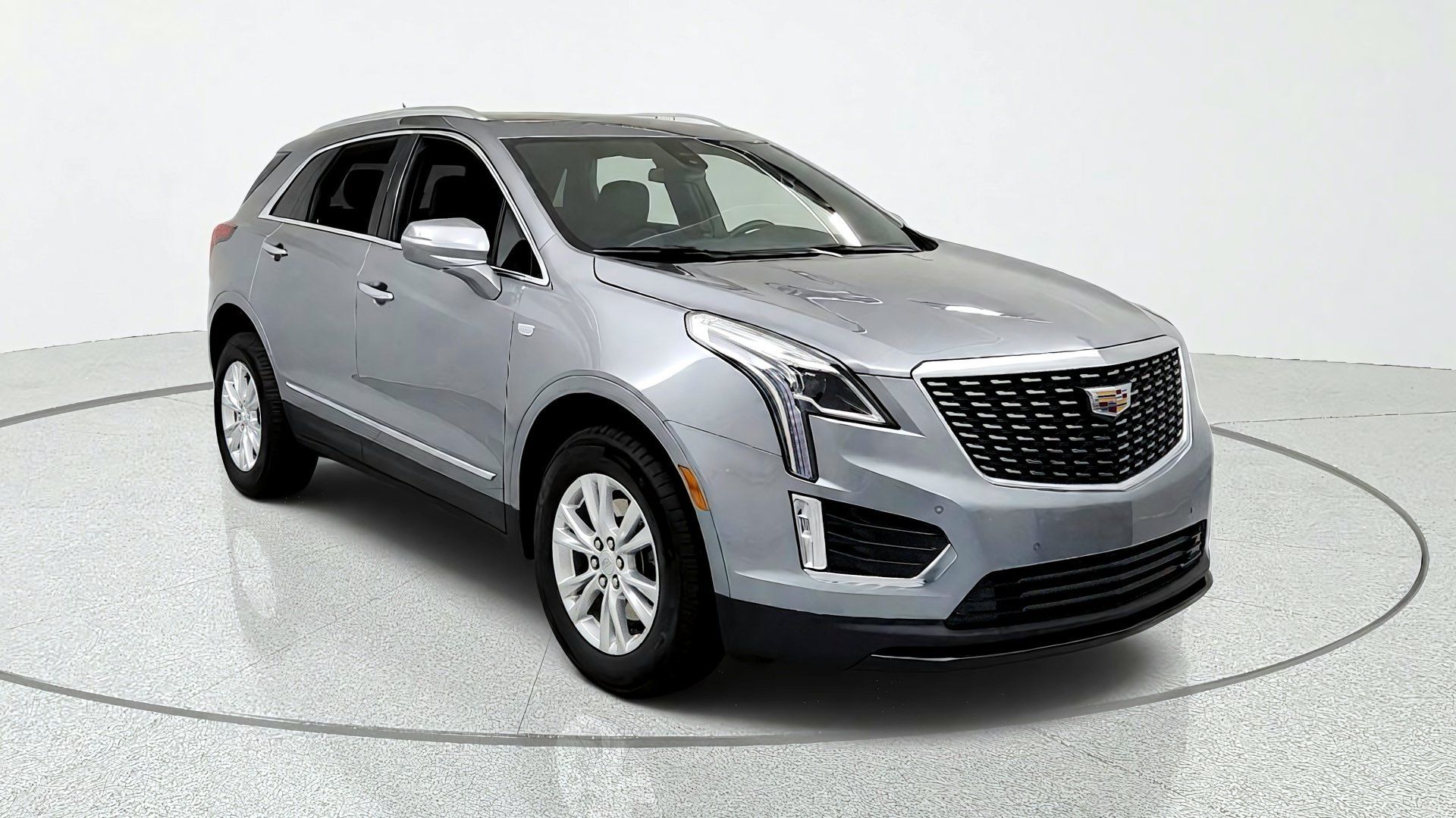 Certified 2024 Cadillac XT5 Luxury w/ LPO, Floor Liner Package AWD/4WD image 7