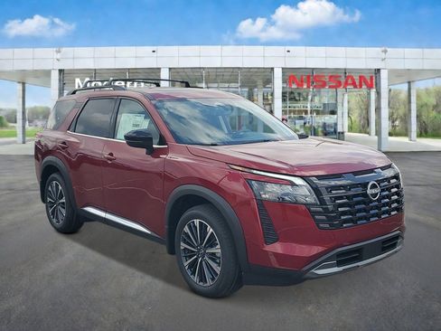 New 2026 Nissan Pathfinder Platinum FWD image 5