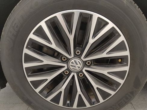 Used 2019 Volkswagen Jetta SE w/ Cold Weather Package FWD image 31