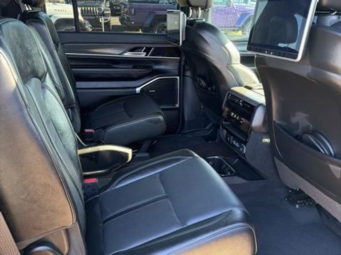 Used 2024 Jeep Wagoneer Series II w/ Premium Group I image 14