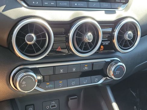 Used 2025 Nissan Sentra S image 12