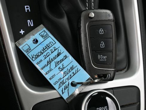 Used 2022 Hyundai Venue SEL FWD image 27