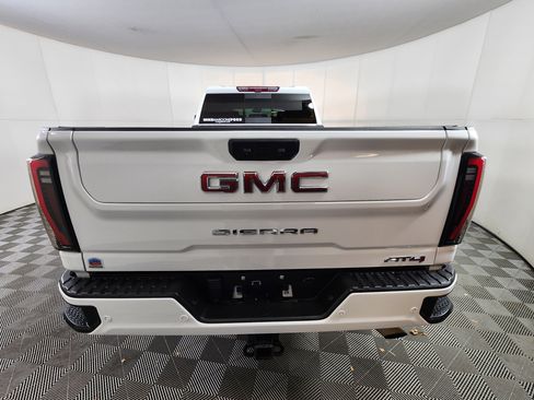 Used 2024 GMC Sierra 2500 AT4 w/ AT4 Premium Plus Package image 6