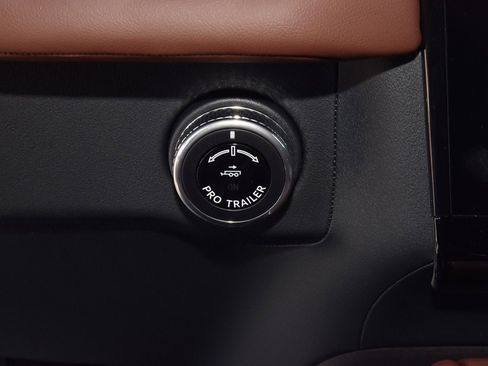 New 2025 Lincoln Navigator L Reserve image 33