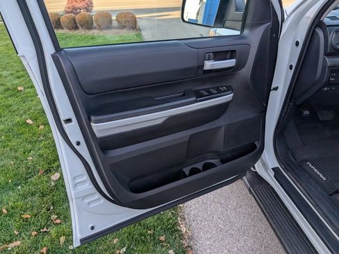 Used 2021 Toyota Tundra image 12