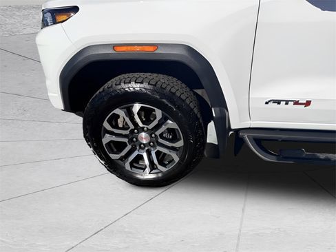 Used 2023 GMC Canyon AT4 w/ Technology Package image 12