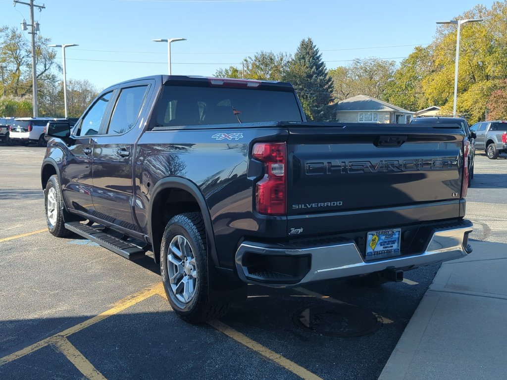 Used 2022 Chevrolet Silverado 1500 LT AWD/4WD image 5