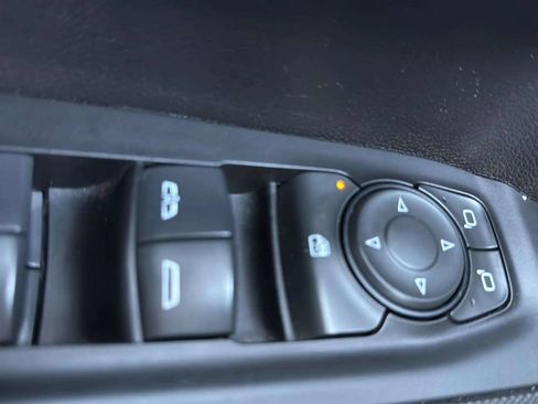 Used 2022 Chevrolet Silverado 1500 W/T w/ WT Value Package AWD/4WD image 15