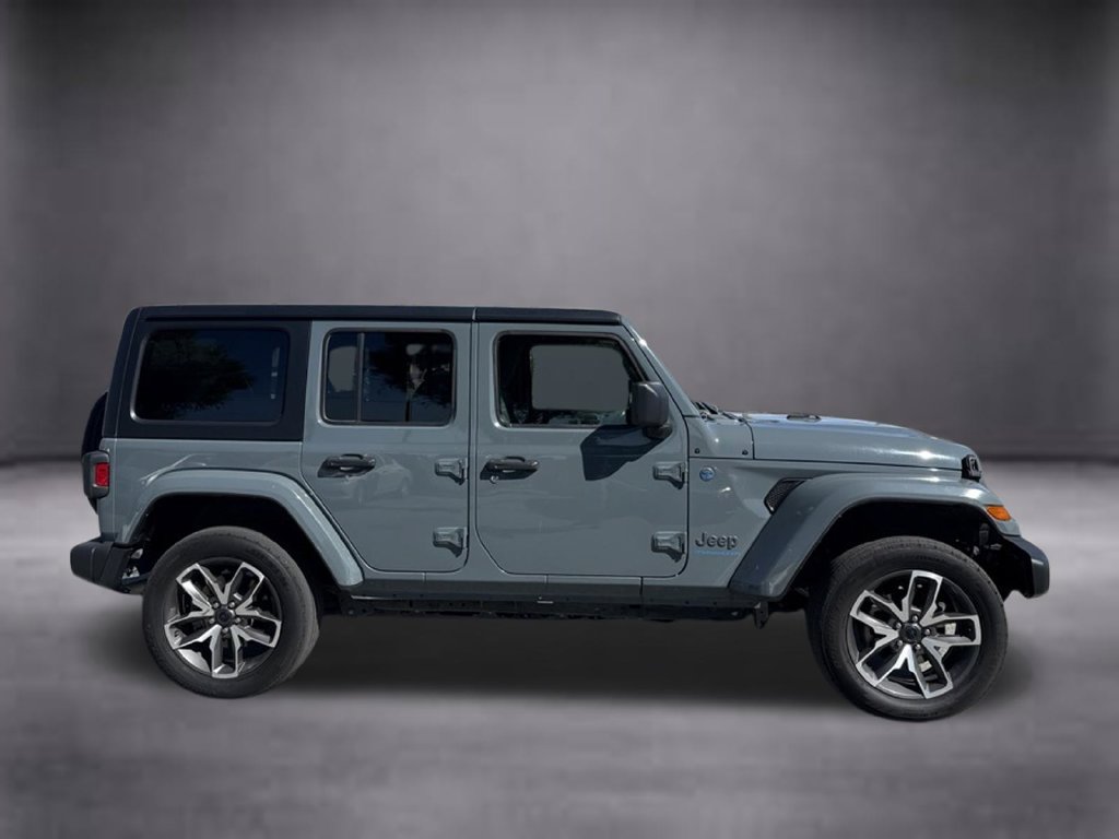 Used 2024 Jeep Wrangler Unlimited AWD/4WD image 3