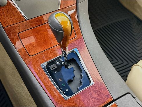 Used 2010 Lexus ES 350 w/ Preferred Accessory Package FWD image 17